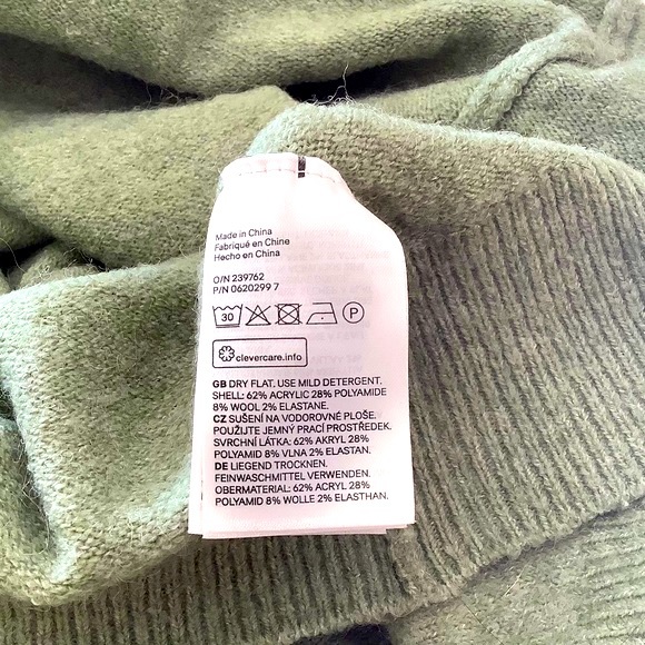 LOGG pale green sweater size medium - Picture 3 of 3